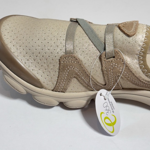 Easy Spirit e360 Women's Slip-on SZ 9.5 Cream Tan Gray Riptide Clogs NWT - Picture 2 of 9